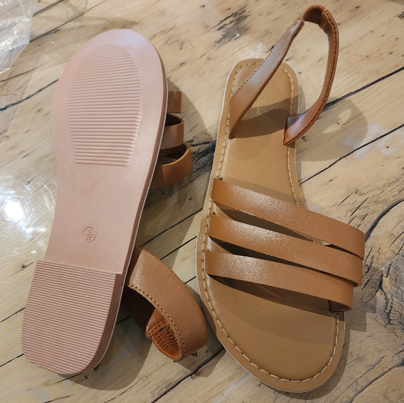 Tan Strap Sandals with back size 6 - Picture 4 of 5